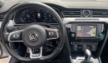 Volkswagen Passat full