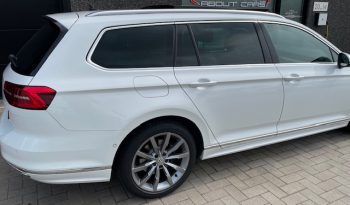 Volkswagen Passat full